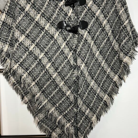 St.‎ John's Bay Black Gray Cream Poncho One Size - Picture 4 of 9